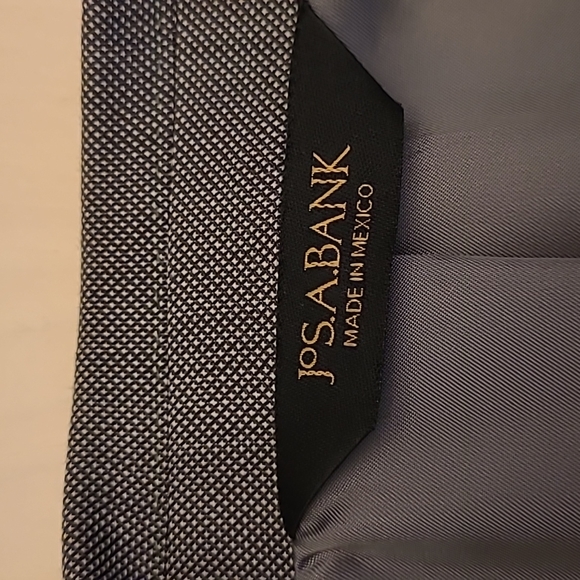 EUC Jos. A. Bank 100% Wool Signature Gold Traditional Fit Suit - Picture 8 of 17